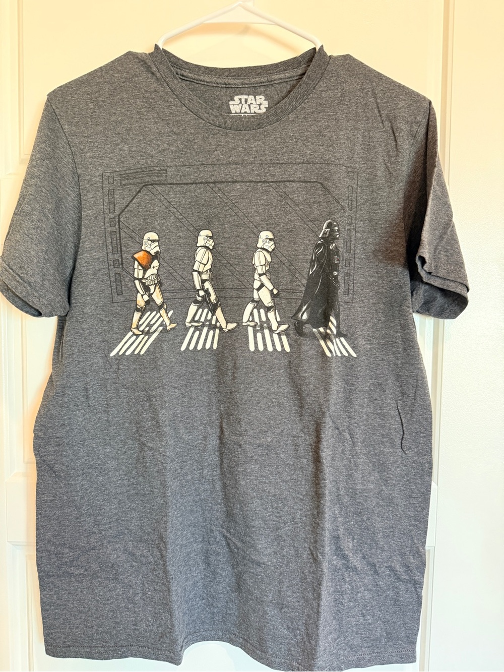 Bundle of 3 Men’s Sz Medium Short Sleeve Tees - Star Wars, Nintendo
